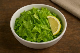 Salată verde cu lămâie
