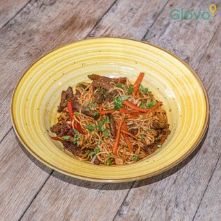 Noodles cu vită și legume