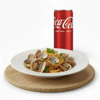 Spaghetti con vongole, cozze e pomodorini + Lattina Coca-Cola