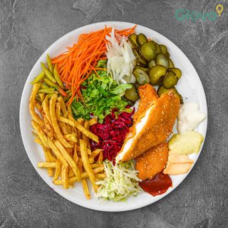 Meniu snitel la farfurie