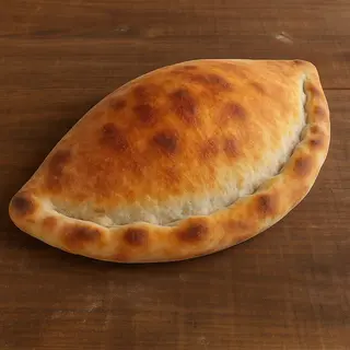 Pizza Calzone preklopljena pizza