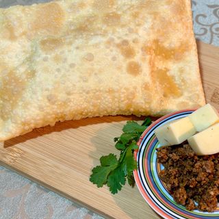 Pastel de Carne com Queijo
