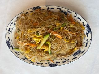 46b. Spaghetti di riso con pollo e verdure