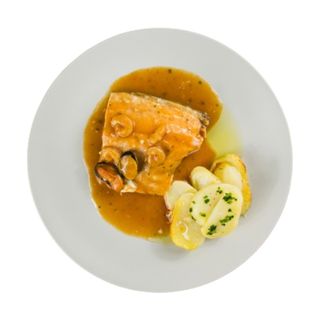 Salmón A La Marinera Con Patatas