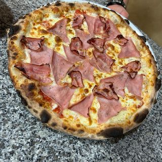Pizza Clasishe Prosciutto