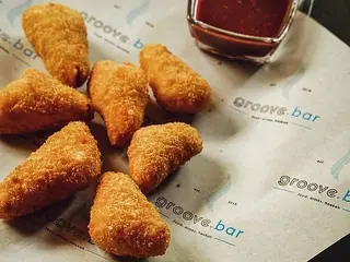 Камамбер фрі з полуничним соусом (150/50г)