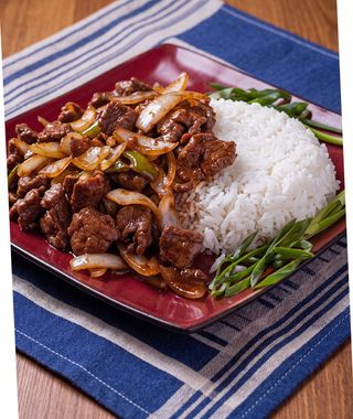 1024 Pirinač sa govedinom i crnim lukom 540g/洋葱牛肉盖饭