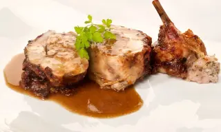 (1/2) Conejo A L'ast Con Patatas Al Caliu