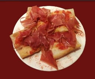 Tapa De Jamón Serrano Con Pan Y Tomate