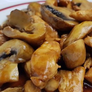 Pollo Con Champiñones