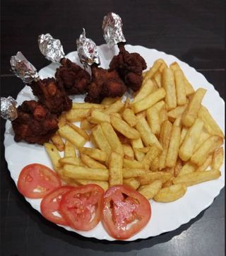 Chicken Lollipops with Chips 