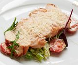 Piept de pui în sos de frișcă cu brocoli