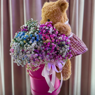 Flowerbox gipsówki z misiem 