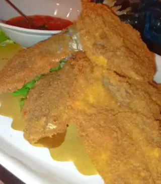 Sarde fritte con salsa alla marinara