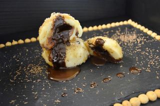 Knedli s nutellom s krušnim mrvicama 2 kom