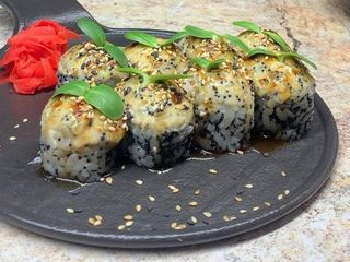 Запечений рол з вугрем (290g)