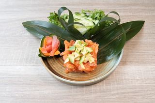 Tartare con salmone e avocado