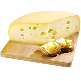 Maasdam Bajo En Grasa Y Sal Cuña 300 Gr Aprox