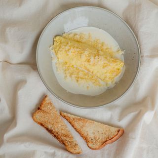 Французький сирний омлет