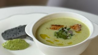  ქათმის წვნიანი ბაზილიკით 