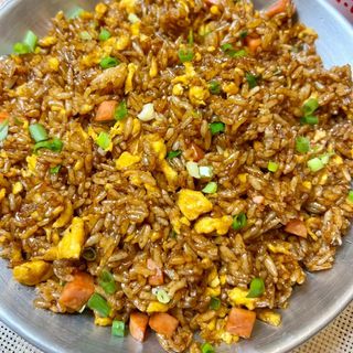 Arroz frito con salsa soja