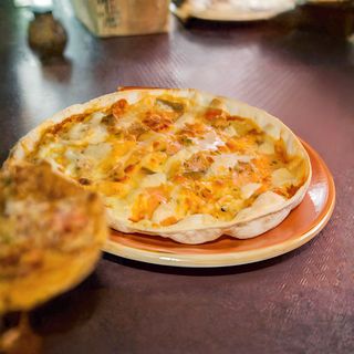 Pizza Con Bechamel Y Ahumados (27 Cm.)