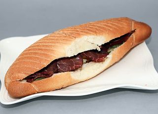 Sendvič sa suhim mesom