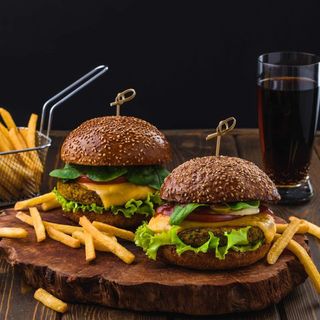 ჩიზბურგერის კომბო 2 პერსონაზე