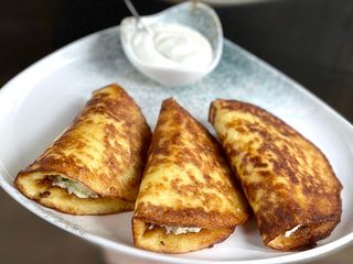 Деруни фаршировані лососем (230г)