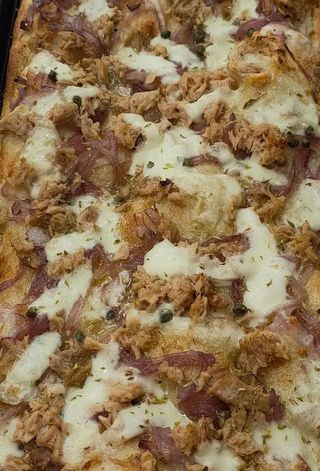 Pizza tonno e cipolla