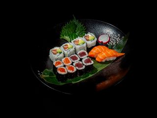 B2. Bandeja Sushi 2 (14 Uds)