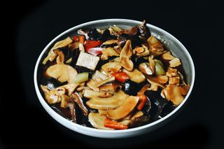 შემწვარი ჩინური შამპინიონი სოიოს სოუსში, C8