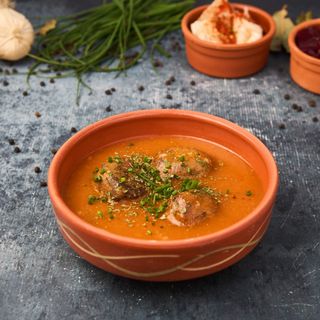 Ćufte u paradajz sosu sa krompir pireom