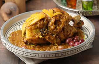 Tajine de Poulet daghmira + frites