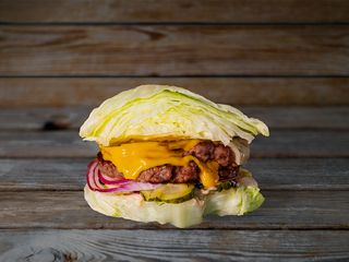 Burger Keto Cheese (257 Cal, 31g proteínas, 2,60g carbohidratos, 13g grasas)