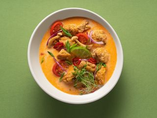 Том ям з куркою