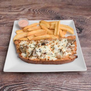 Tosta Pollo con Champiñón y Mozzarella