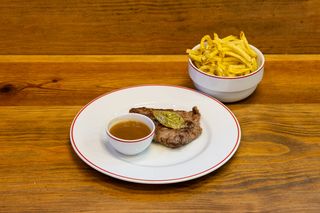 Bife 120gr de Novilho C/ molho à escolha