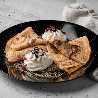 Palačinke sa Nutellom, plazmom i šlagom