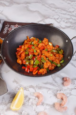 Филе креветок в казане