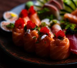 Gunkan de Salmão Braseado e Teriyaki