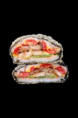 Суші бургер з куркою (330г)