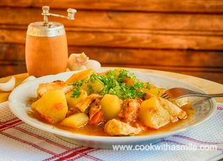 Пиле с картофена яхния