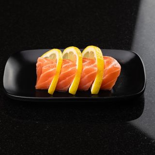 46S. Sashimi De Salmón