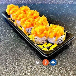 15 URAMAKI DE SALMON PICANTE (8U)反卷香辣三文鱼