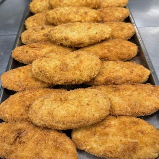 Котлета куряча з моцареллою в хрусткій паніровці (180г)