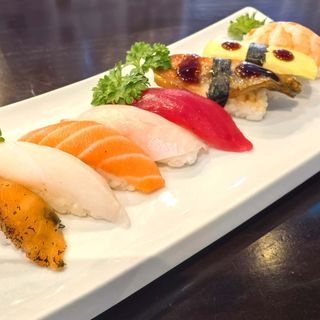 73B.- Nigiri Surtido (7 Uds.)