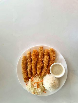 Chrupiący  z sosem czosnkowym