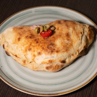 Calzone alla Mediterranea
