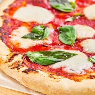 PIZZA MARGARITA (33 Cm.)